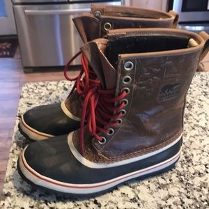 Like new Men's Sorel Boots